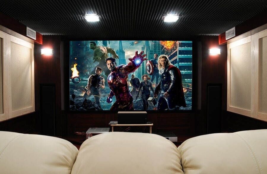 NAAUVI_OCT_GLOWBlog1_LuxuryHomeTheater_Edmonton_PHOTO